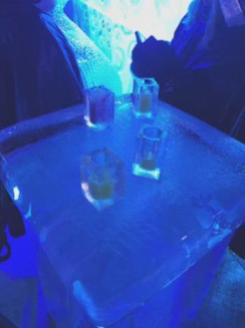 Cocktails at the Icebar